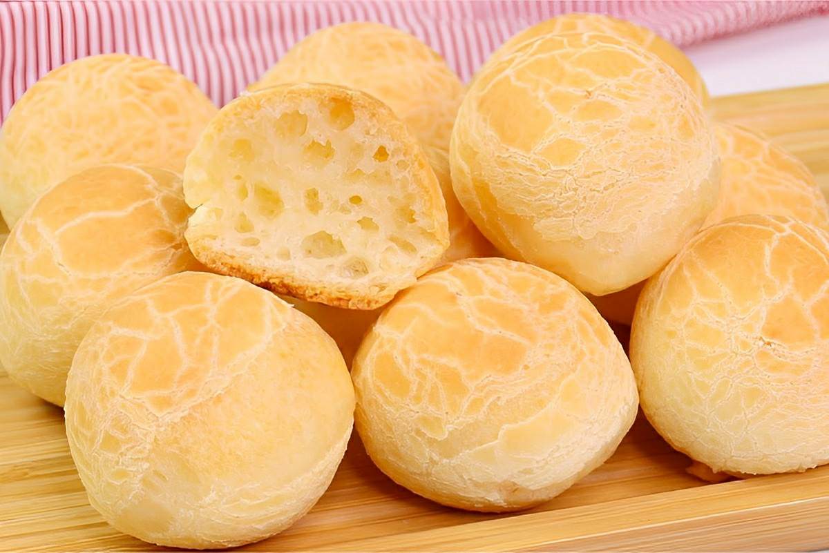 Receita de pão de queijo mineiro delicioso e que rende muito