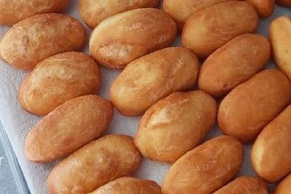 Bolinho bico-de-cegonha que não vai ao forno, eu faço todo dia pro café da manhã e em uma quantidade maior pra ficar pro lanche da tarde, o bolinho mais gostoso do planeta